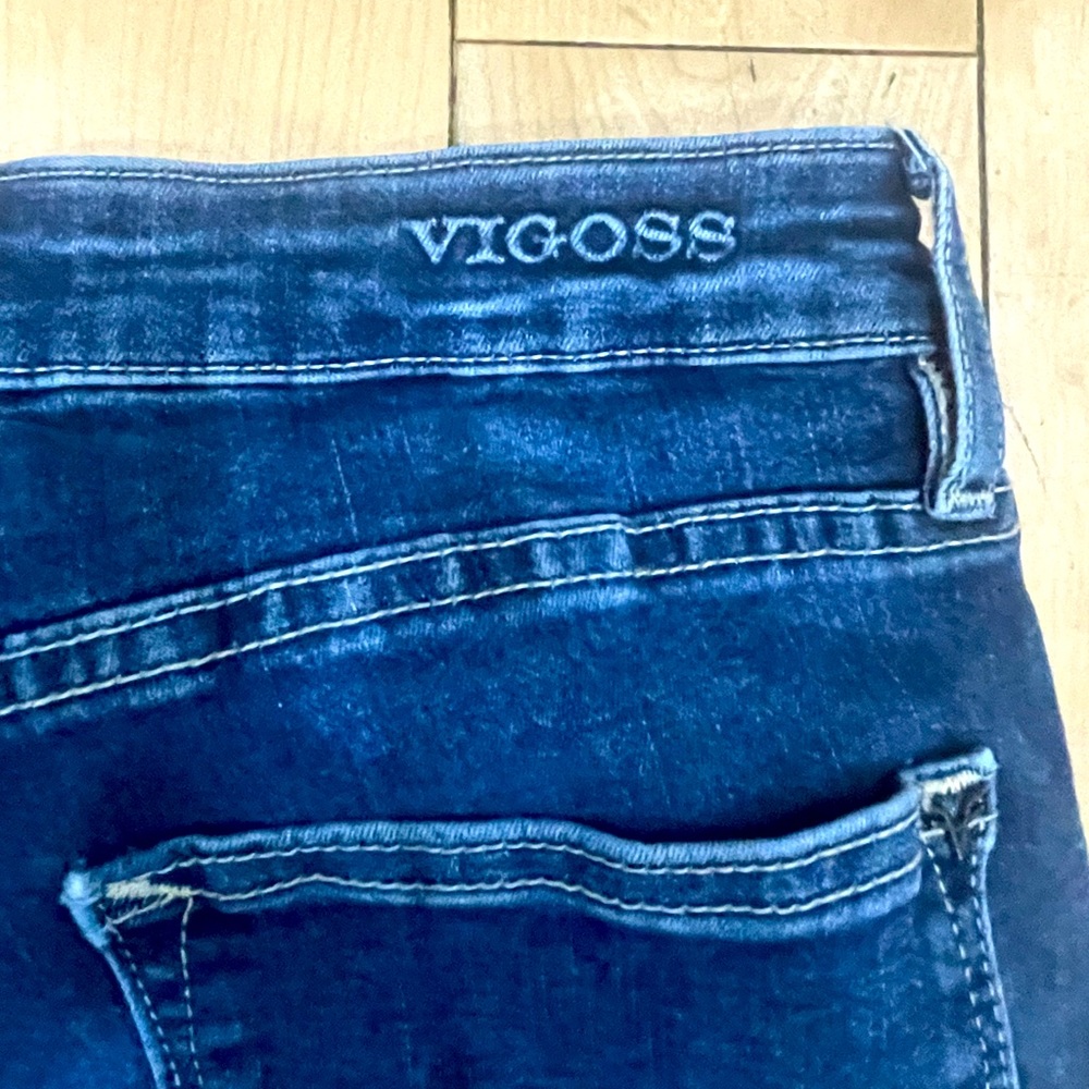 Mid Rise Jeans - Picture 4 of 8